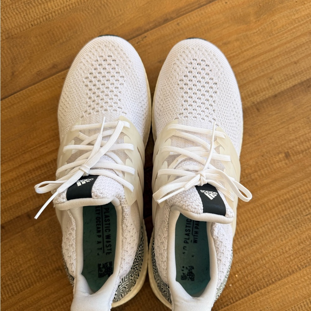 adidas White Knit Ultra Boost Sneakers with Black Patterned Heel - Picture 4 of 8